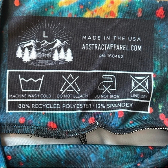 NWOT Agstract apparel leggings Exclusive Print Women’s Large Poly/Spandex mix - Picture 3 of 4